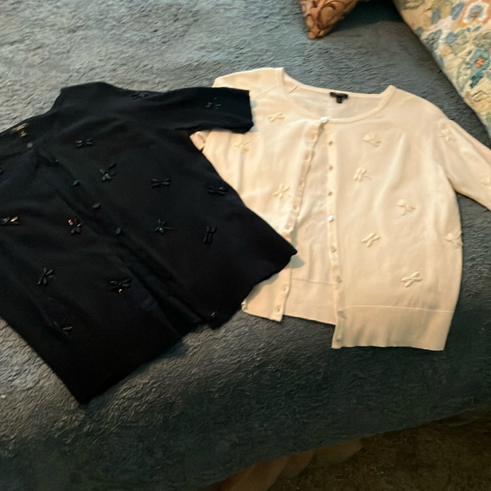 Women's Black and White Sweaters Set